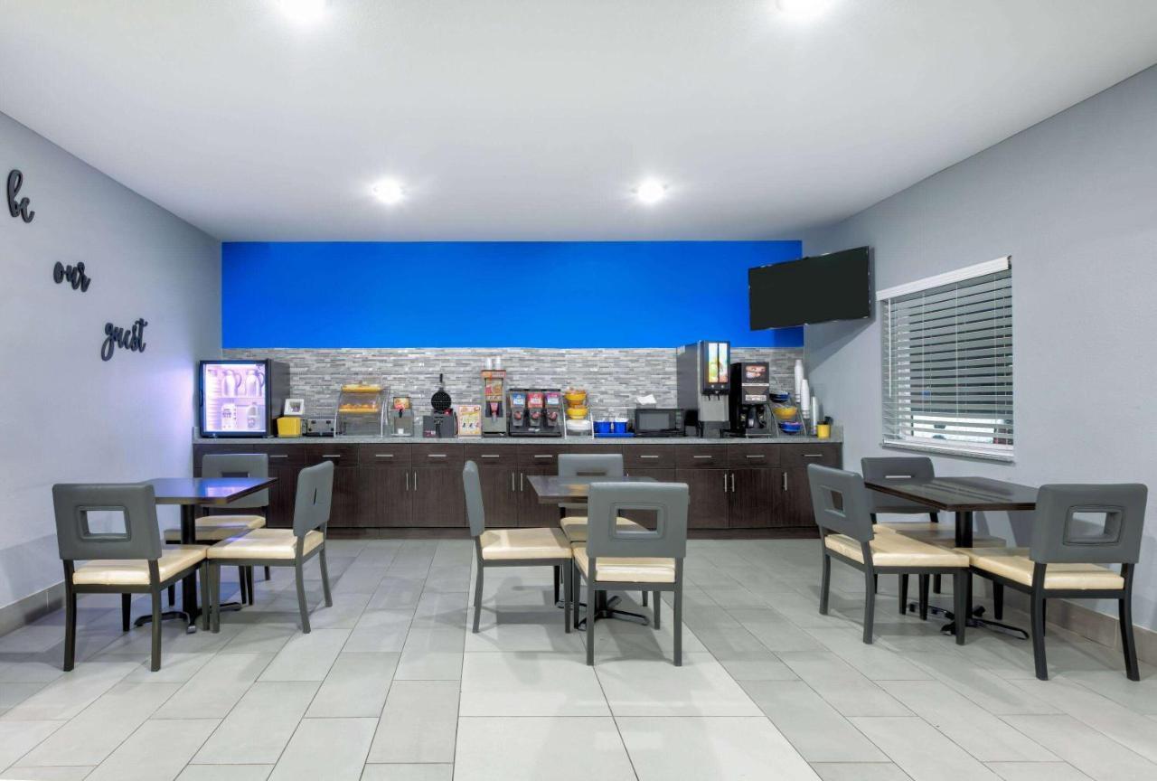 Days Inn By Wyndham Zachary La Εξωτερικό φωτογραφία
